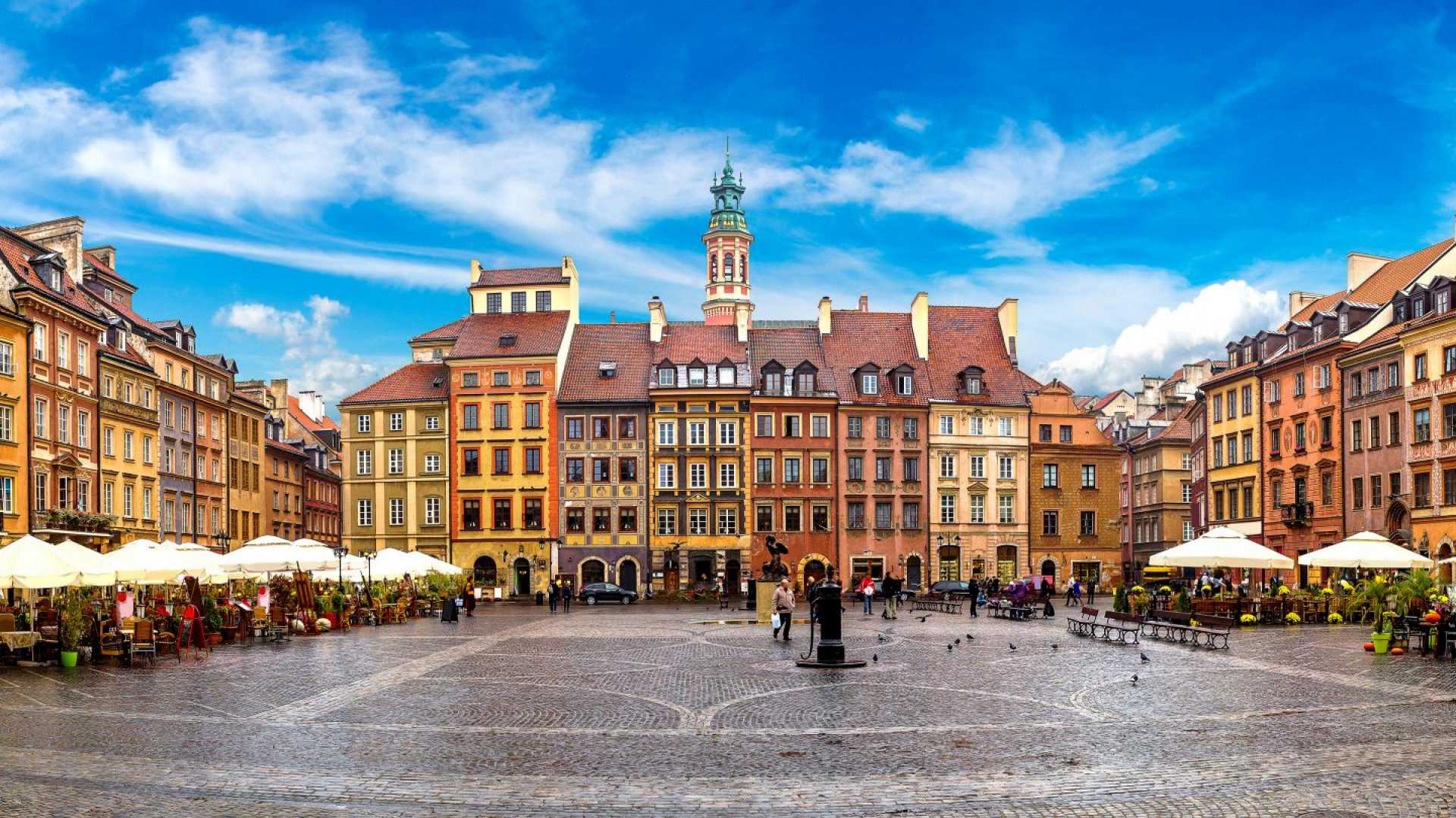 Descubriendo las perlas del Báltico: la armonía de los contrastes 4 Plaza del Mercado Varsovia
