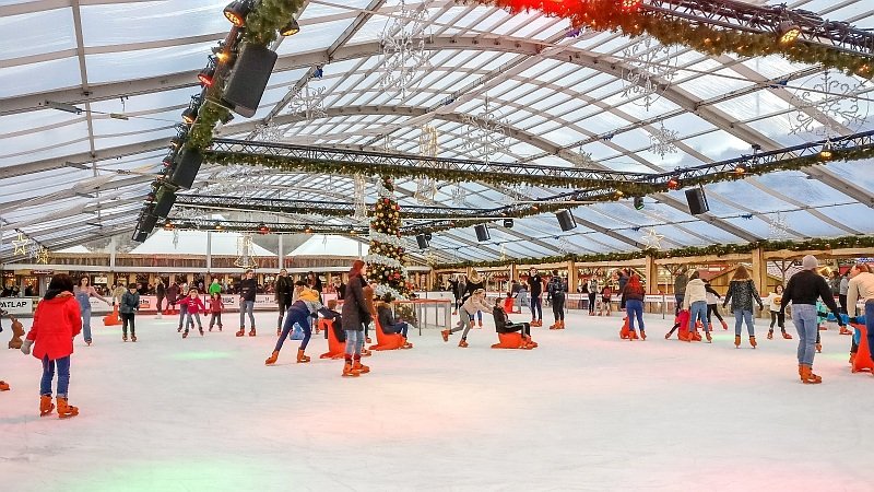 Magical Maastricht Vrijthof: el mercado navideño de Maastricht 3 pista de patinaje