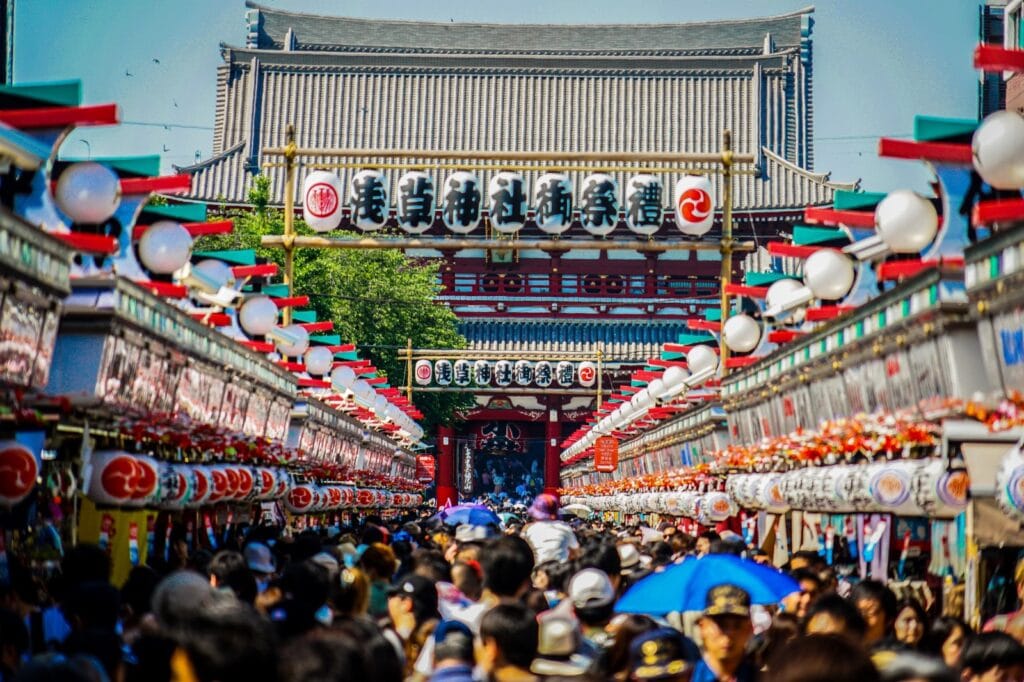 Descubriendo los mercados emblemáticos de Tokio: Conocé sus tesoros gastronómicos y culturales 2 Nakamise shopping street 1
