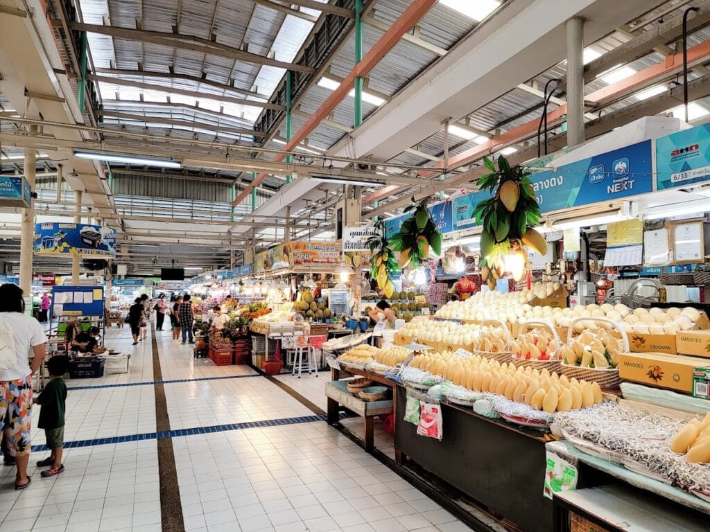 Explorando los Mercados Ocultos de Bangkok: Tesoros Escondidos en la Ciudad de los Ángeles 1 MERCADO OR TOR KOR