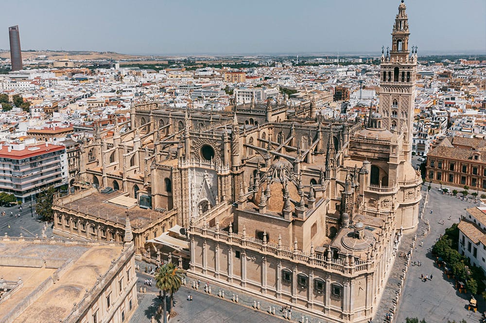 Recorrer Andalucía y conocer lugares únicos 1 catedral de sevilla