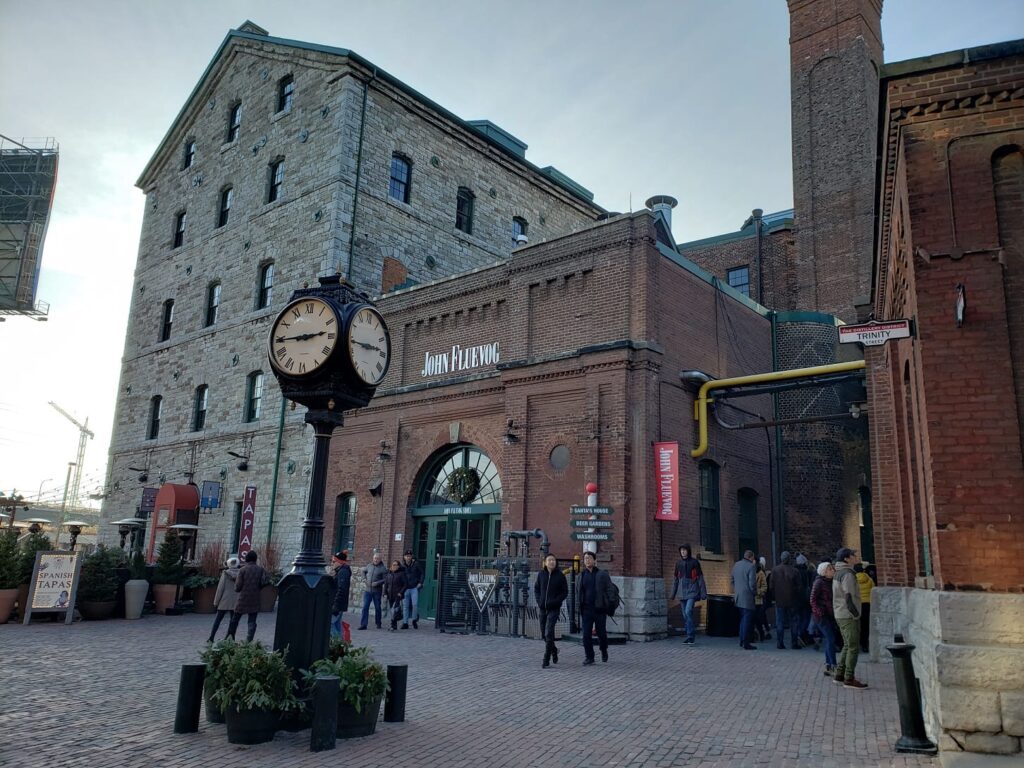 10 Lugares Únicos de Toronto que no podes dejar de visitar 2 Barrio Distillery Toronto