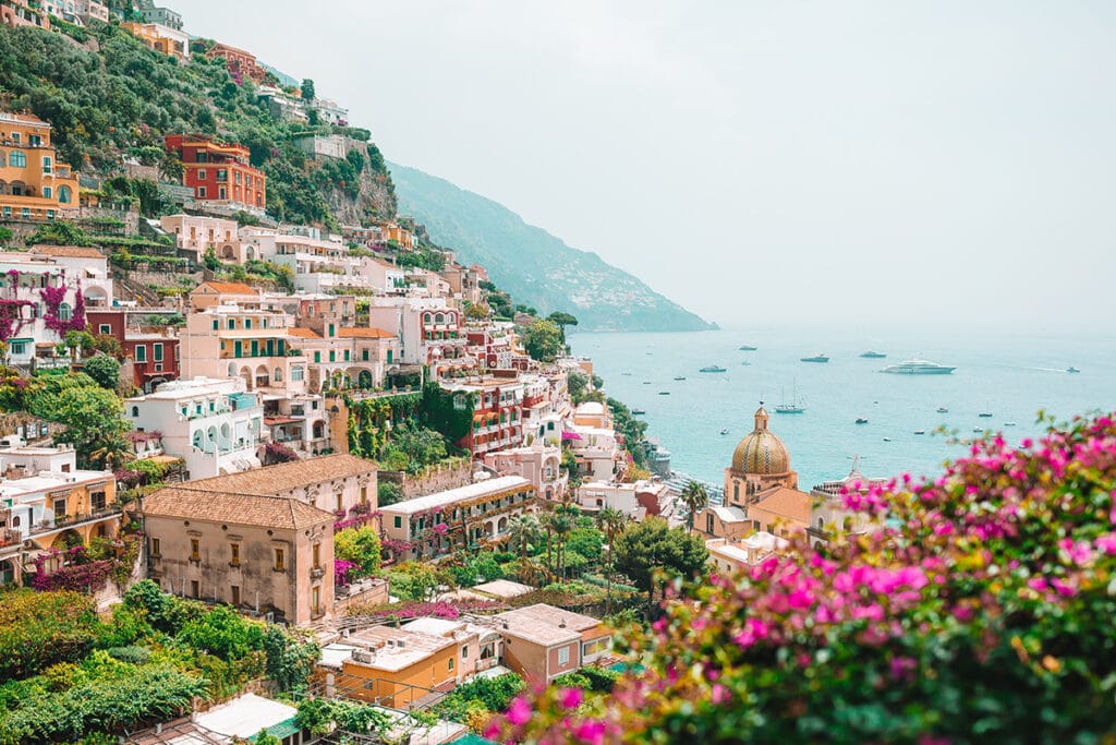 Recorrer la Costa Amalfitana junto a Travel Wise 1 positano frente al mar