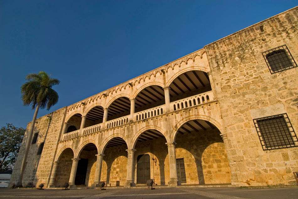 Visitar Santo Domingo, historia viva de una ciudad única 3 Alcazar de Colon Santo Domingo 1