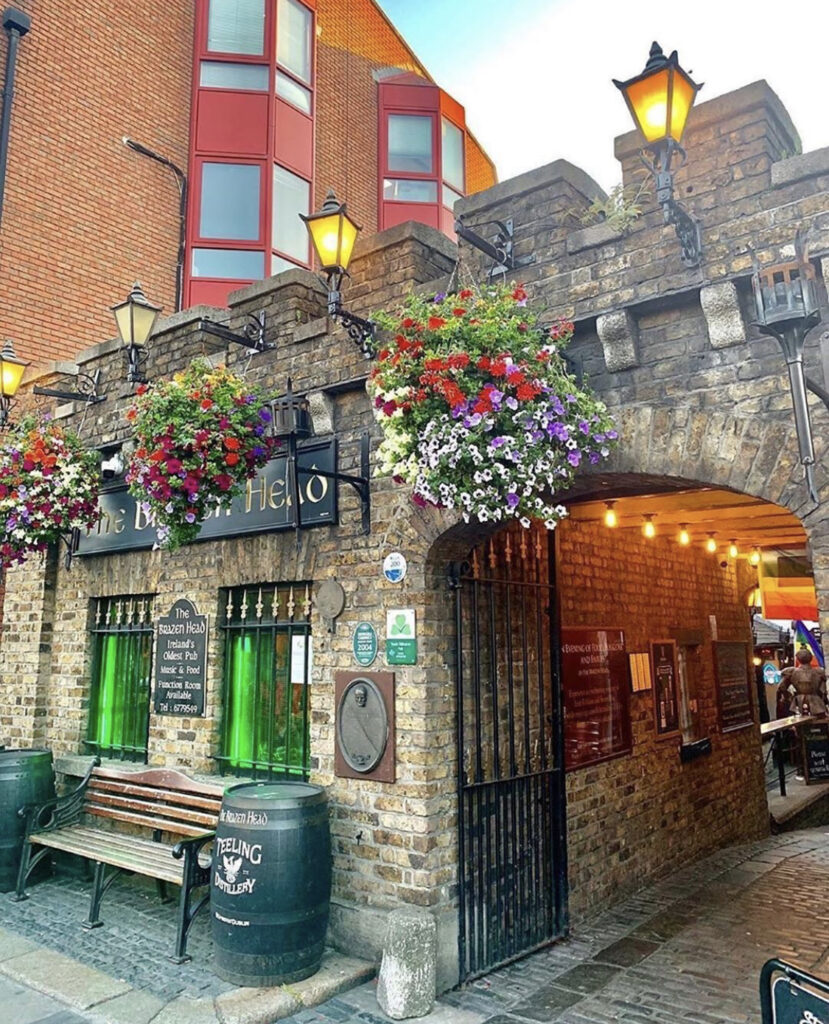 Pubs de Irlanda: La guía completa para disfrutar de la auténtica experiencia irlandesa 1 The Brazen Head