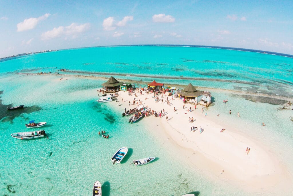 10 destinos sin sargazo para unas vacaciones perfectas en el Caribe 5 cayo acuario