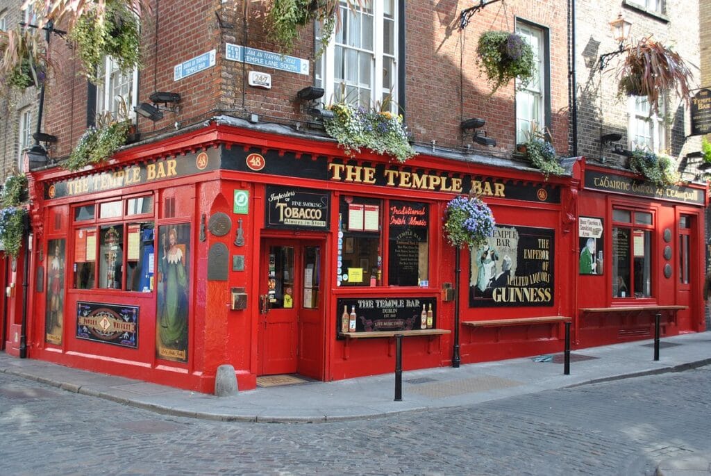 Pubs de Irlanda: La guía completa para disfrutar de la auténtica experiencia irlandesa 2 temple irlanda