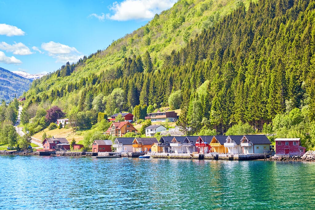 Fiordos Noruegos: Todo lo que Necesitas Saber 2 Fiordo noruego paisaje
