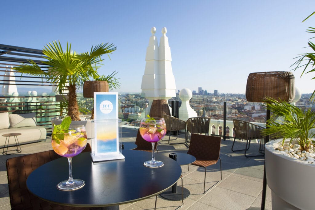 Madrid desde las alturas: los rooftops más instagrameables (y exquisitos) 1 carta terraza bar riu plaza espana