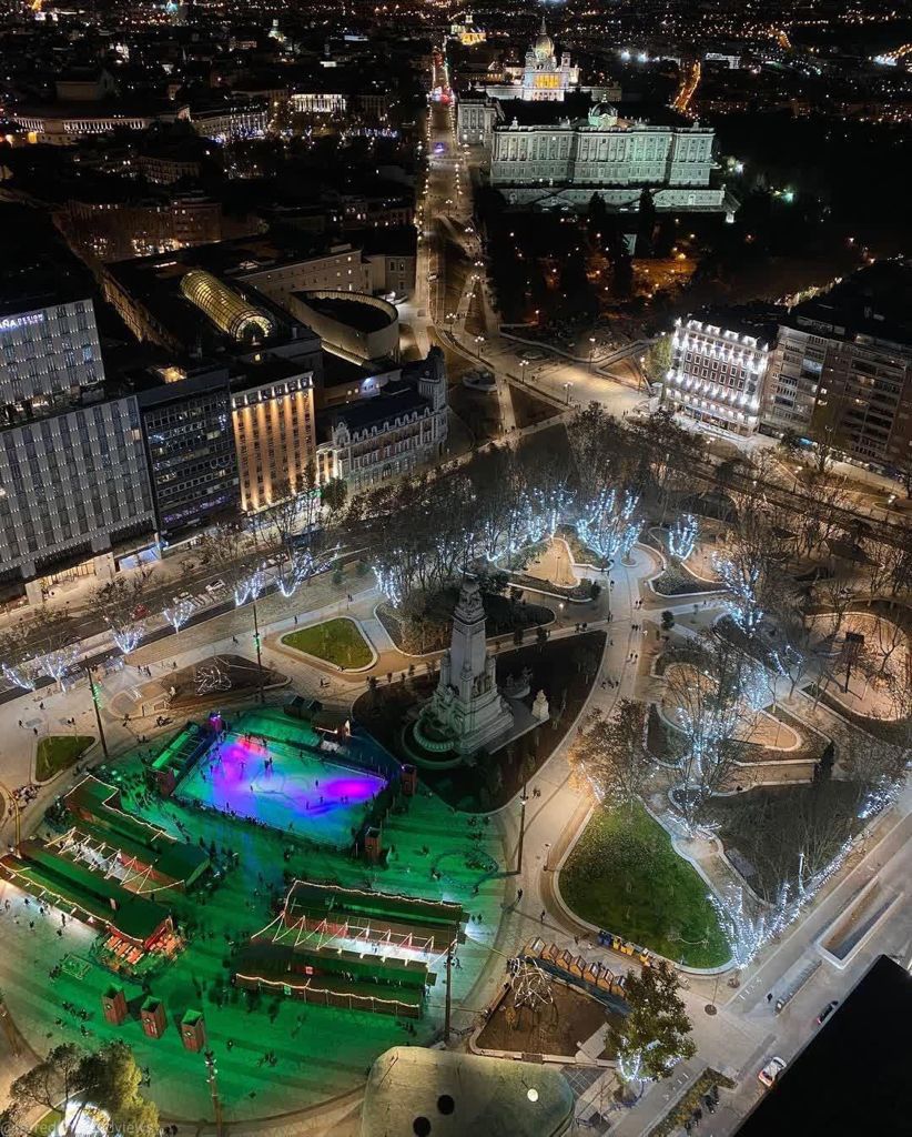 Descubre la Nueva Plaza España: el oasis urbano que cautivará tu visita a Madrid 3 PLaza de ESpana