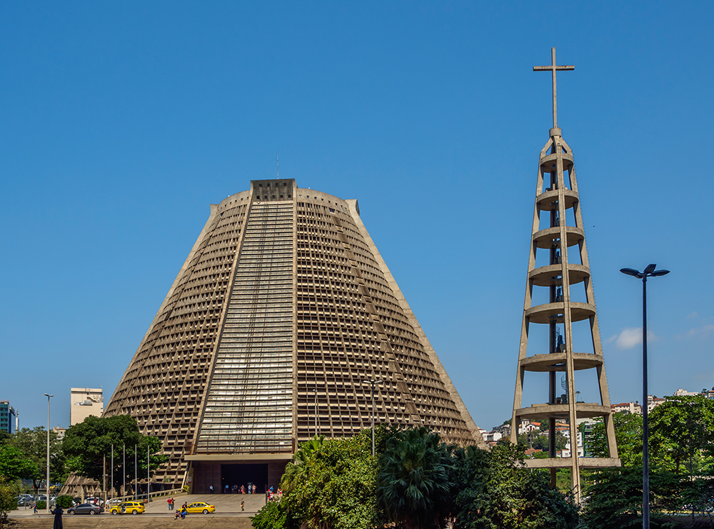 Descubre los rincones más auténticos de 3 barrios emblemáticos de Río de Janeiro 3 lapa iglesia