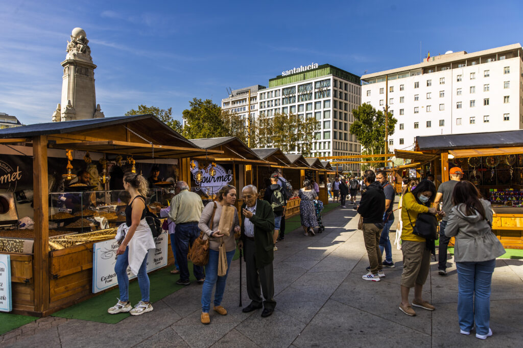 Descubre la Nueva Plaza España: el oasis urbano que cautivará tu visita a Madrid 2 plaza espana