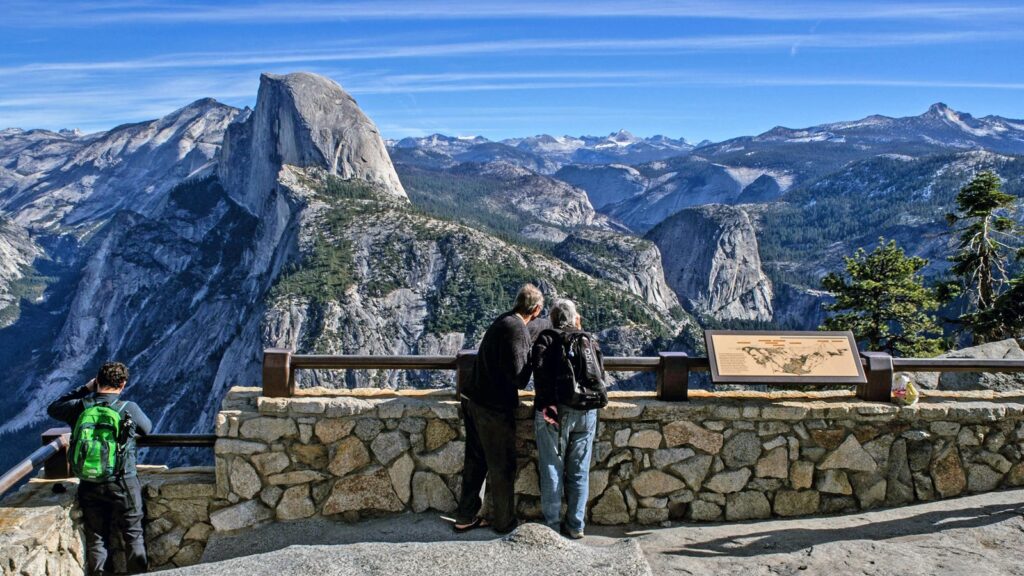 La Guía Definitiva para Visitar Yosemite: Explorando la joya de la Sierra Nevada 2 Glacier Point en Yosemite