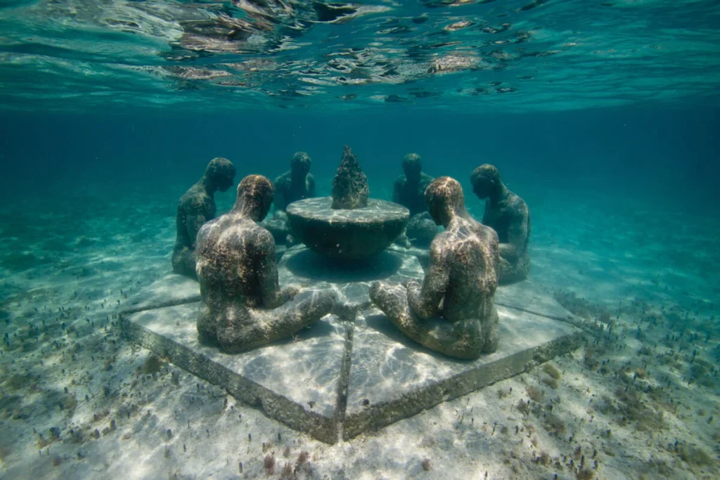 Explora los tesoros culturales de Playa del Carmen y Cancún: MUSA y el Museo Frida Kahlo 1 undestanding entendimiento by elier