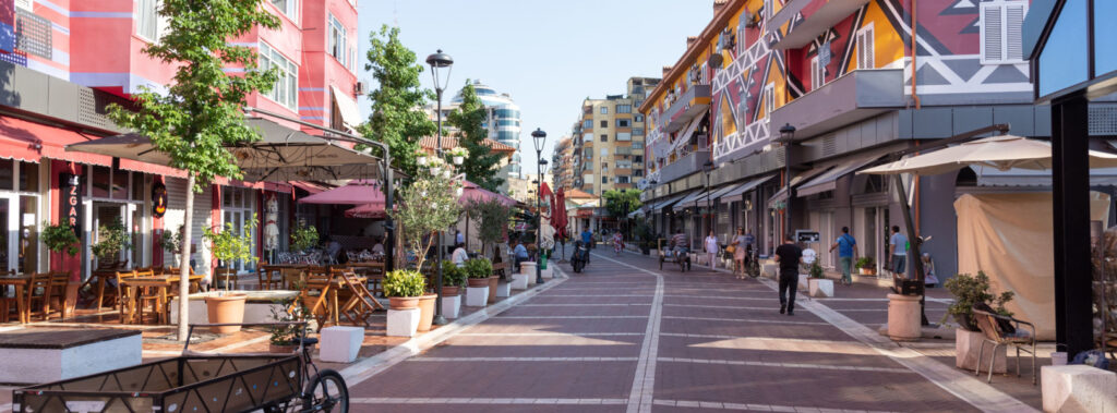 Qué hacer y qué ver en Tirana, capital de Albania 3 Mercado de Pazari i Ri