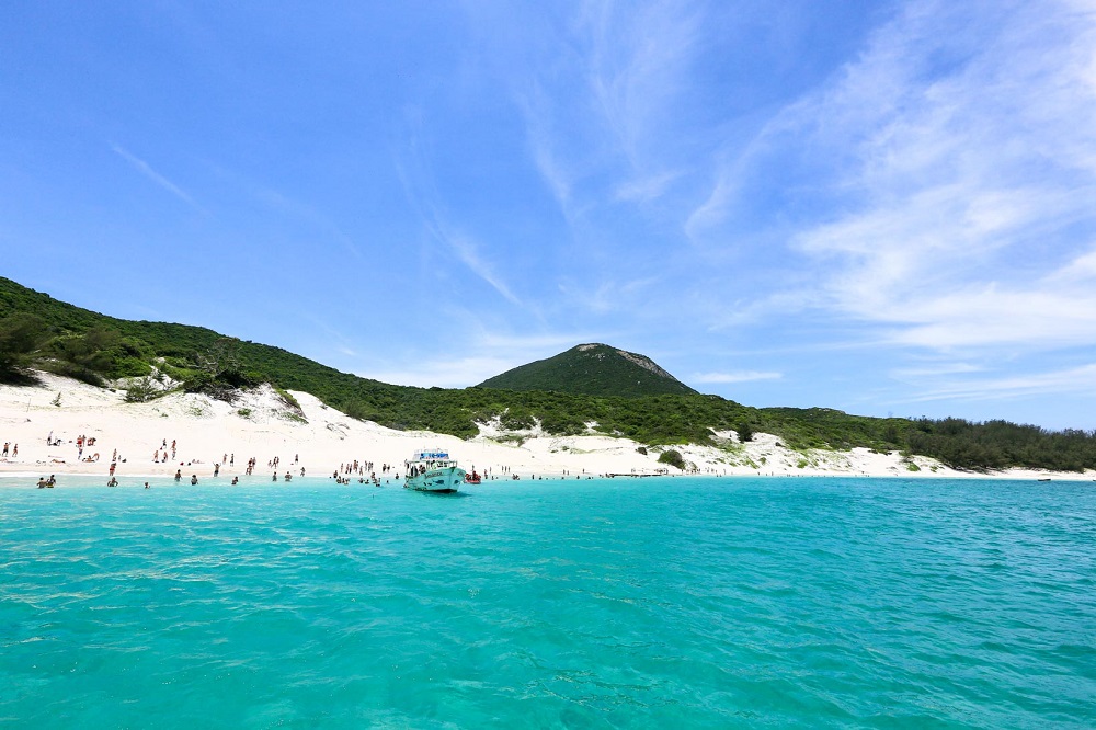 El encanto de Arraial do Cabo: un viaje a las playas más bellas de Brasil 1 ilha do farol