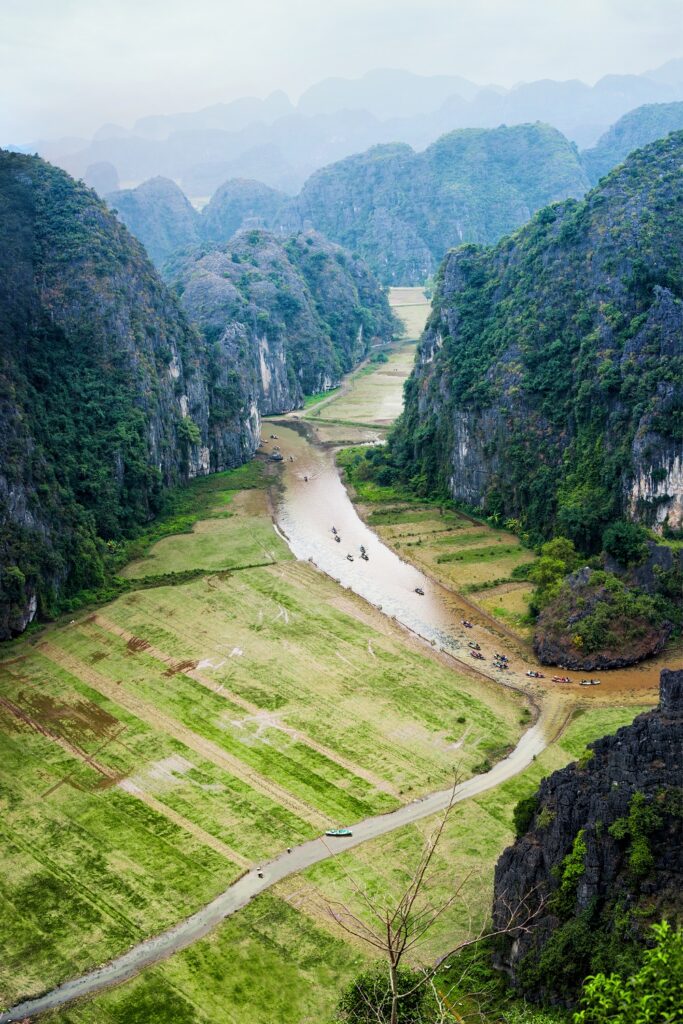 Ninh Binh: uno de los tesoros naturales de Vietnam 2 early morning at tam coc near ninh binh vietnam 2024 10 14 11 29 10 utc