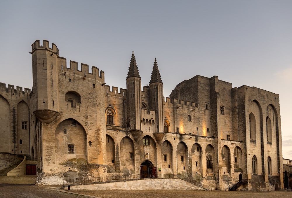 Guía de viaje definitiva para recorrer la Provenza Francesa 1 france avignon palais des papes 2024 09 15 17 17 25 utc