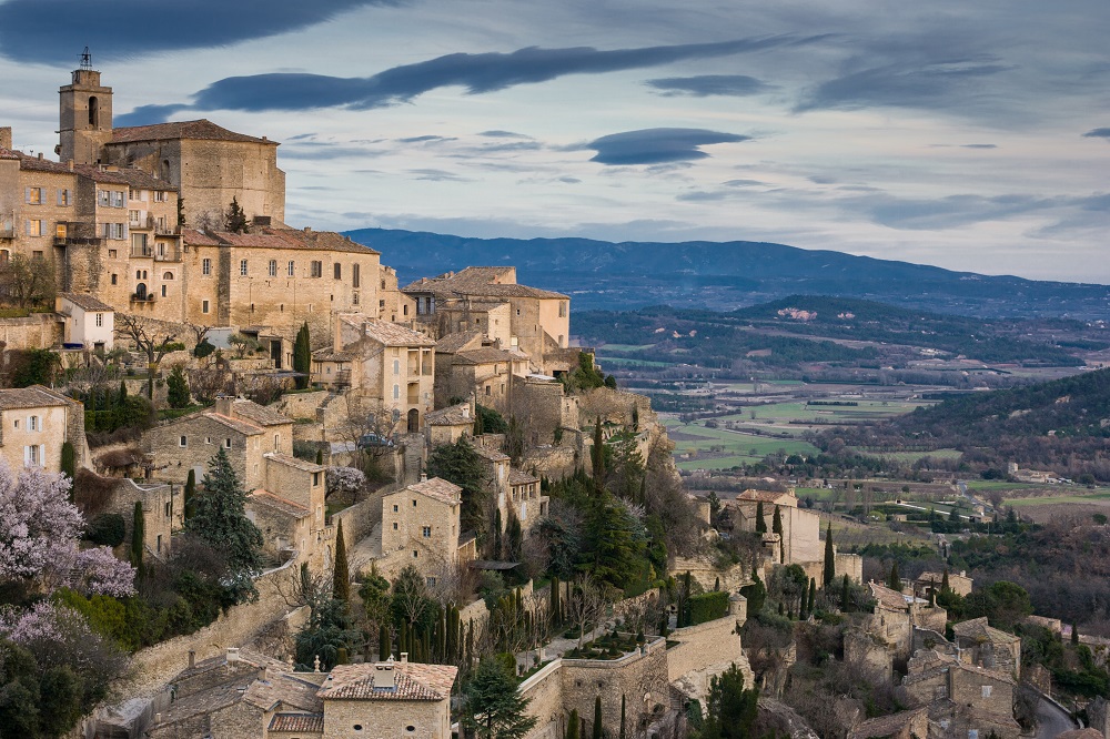 Guía de viaje definitiva para recorrer la Provenza Francesa 2 sunset in gordes 2025 03 06 05 23 16 utc