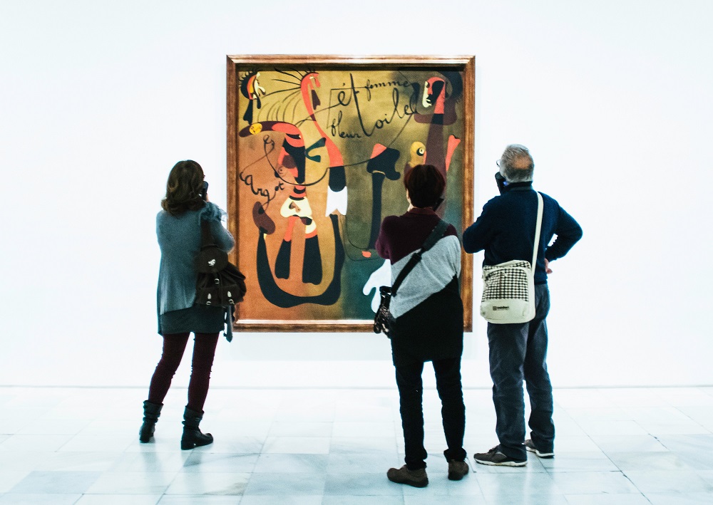 Las 10 mejores obras del Museo Reina Sofía: un viaje por el arte contemporáneo 3 Caracol Mujer Flor Estrella