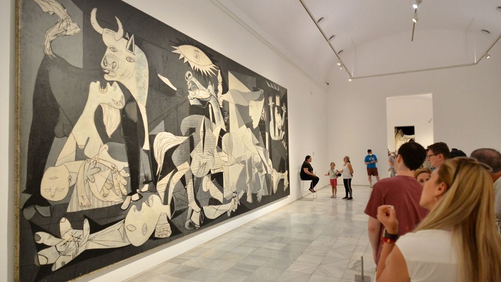 Las 10 mejores obras del Museo Reina Sofía: un viaje por el arte contemporáneo 2 guernica