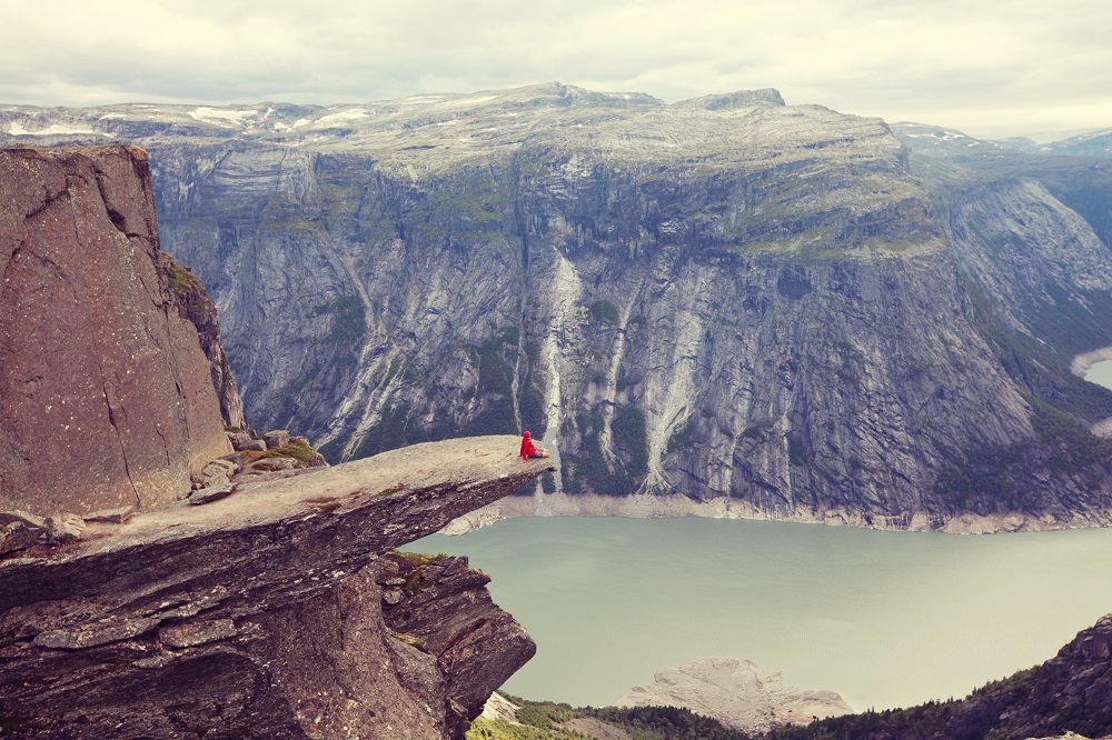 Guía definitiva para recorrer y disfrutar los Fiordos Noruegos 2 trolltunga 2025 01 09 03 37 56 utc