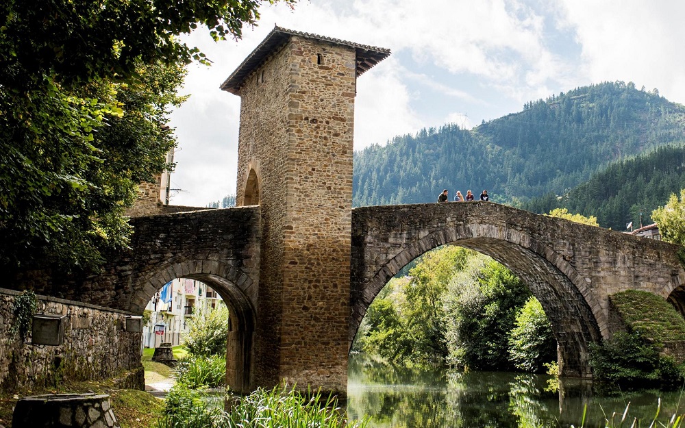 10 pueblos imprescindibles para conocer el encanto del País Vasco 2 Balmaseda