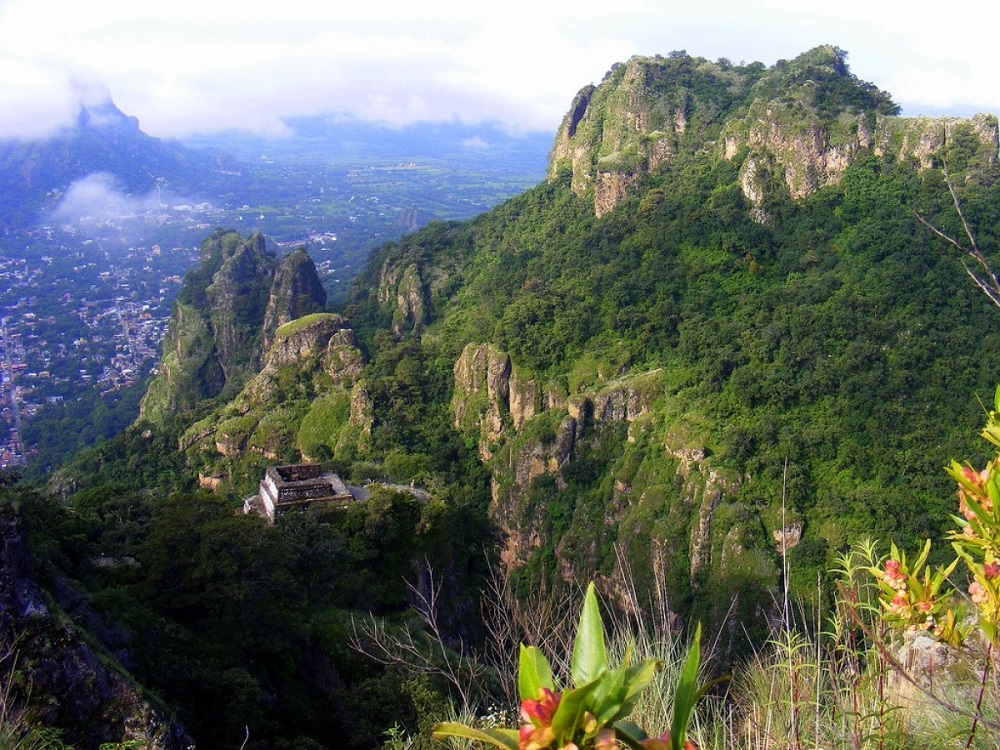 Cuernavaca: la ciudad de la eterna primavera 5 Cerro del Tepozteco