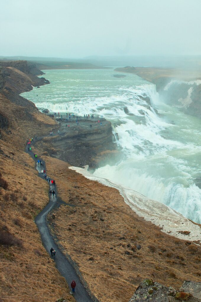Auroras Boreales: guía completa para disfrutar y conocerlas 5 iceland waterfall gullfoss 2025 02 09 23 08 15 utc
