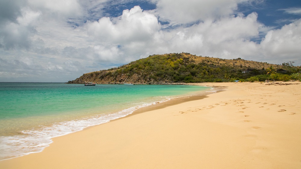 Sint Maarten: la isla caribeña donde dos países conviven en el paraíso 4 540259 happy bay beach
