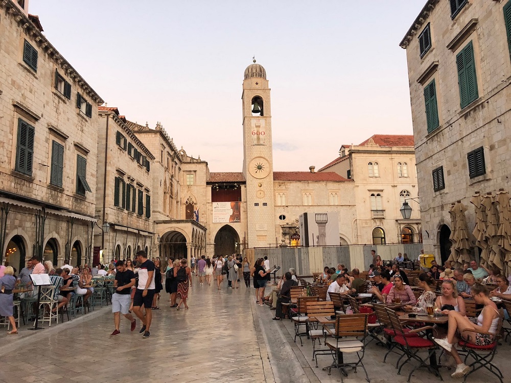 Dubrovnik: la perla adriática que va a redefinir tu concepto de belleza medieval 2 Calle Placa