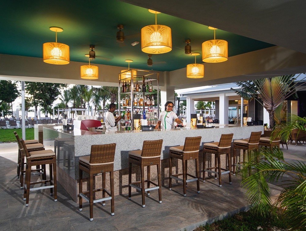 Los 5 mejores hoteles de Jamaica que cambiarán tu perspectiva sobre el Caribe 2 img riu palace tropical bay orange bay 9