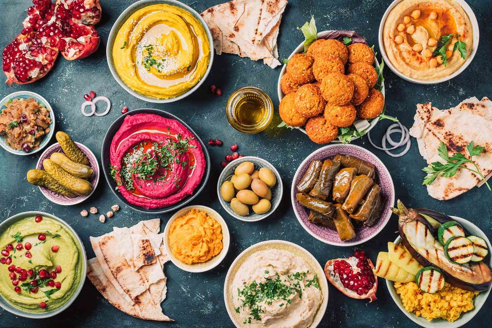 El encanto oculto del barrio Plaka: tu próxima obsesión griega 2 mezze en Plaka