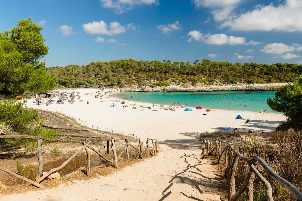 Palma de Mallorca: la joya mediterránea que combina historia, playas y vida cosmopolita 3 Cala Mondrago