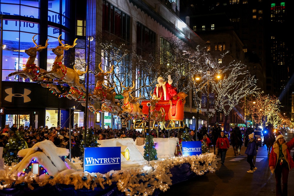 Nochebuena en Chicago: una celebración mágica entre rascacielos y tradiciones 1 Santas Grand Finale Arrival The Wintrust Magnificent Mile Lights Festival Photo credit Alex Wroblewski 1800x1200 1