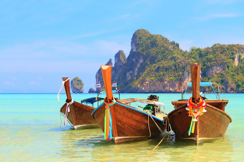 Nochebuena en Phuket: una navidad tropical que cambiará tu perspectiva de las fiestas 7 boat in phuket thailand 2022 02 03 10 31 46 utc