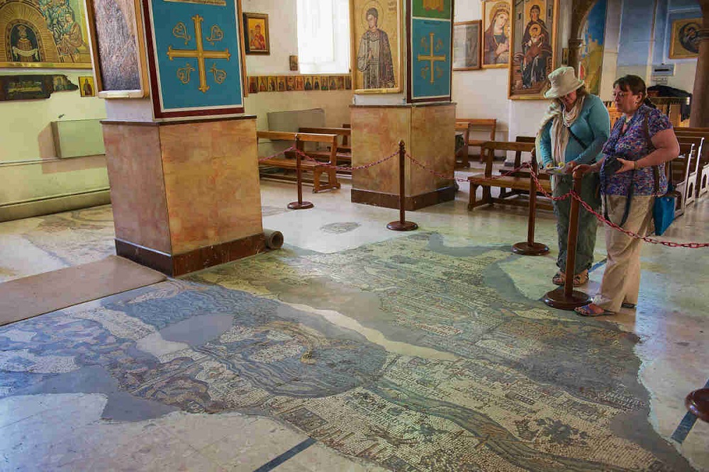 Lugares bíblicos de Jordania: donde la historia sagrada cobra vida 4 mapa mosaico madaba