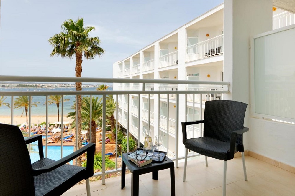 Ibiza con hoteles all inclusive: la guía completa para unas vacaciones perfectas 2 palladium hotel palmyra adults only san antonio ibiza img 33