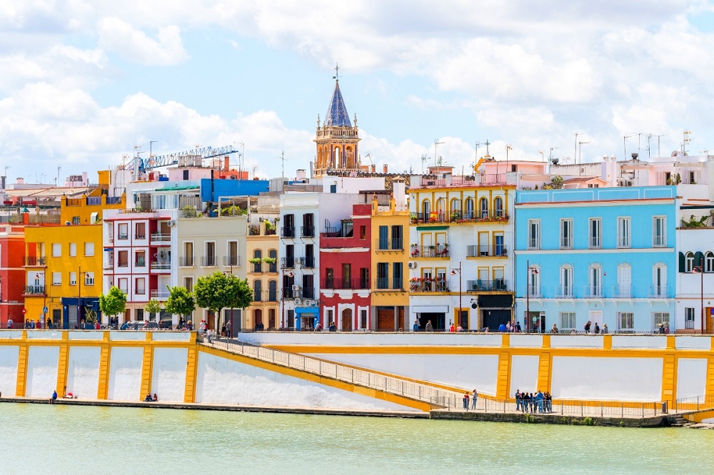 Sevilla: la ciudad que te atrapa entre flamenco, tapas y encanto andaluz 3 Barrio de Triana