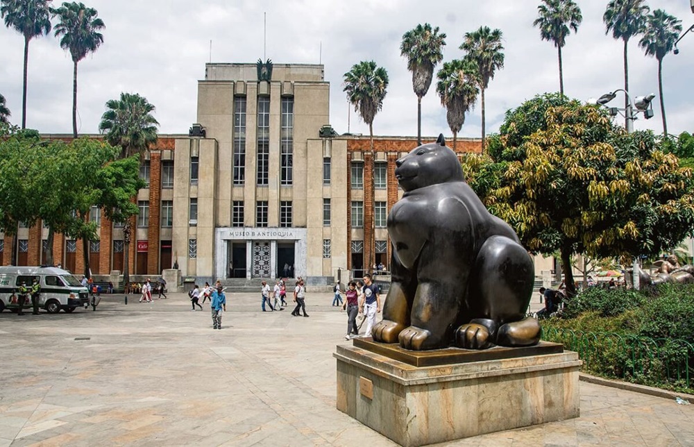 Medellín, la ciudad que transformó sus heridas en arte y hospitalidad 3 Museo Fernando Botero