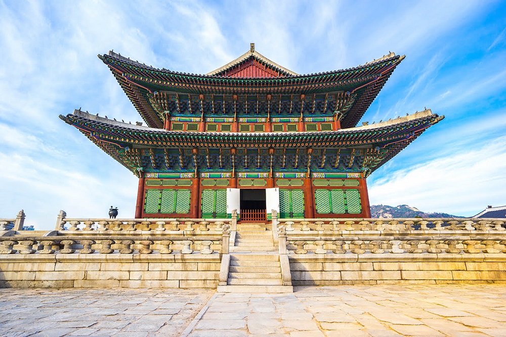 Seúl: la guía definitiva para recorrer barrios, lugares y monumentos que cambiarán tu idea de Asia 7 Gyeongbokgung palace Seoul architecture view